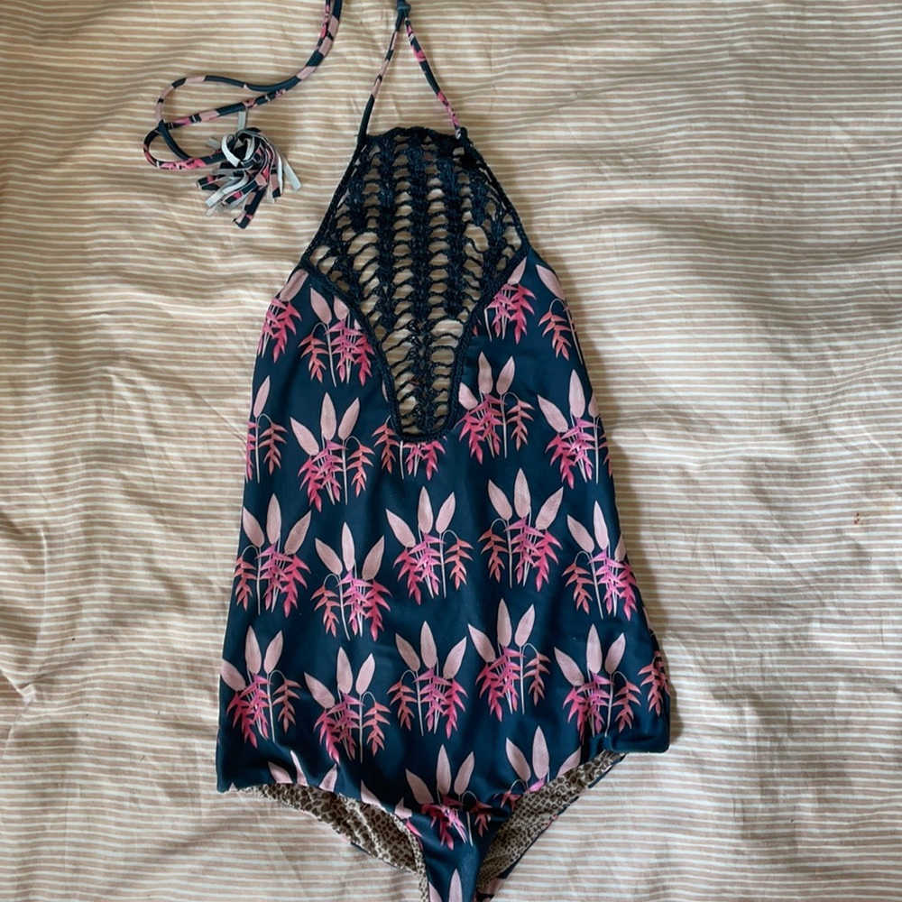 Vintage Acacia Teapuhoo crochet